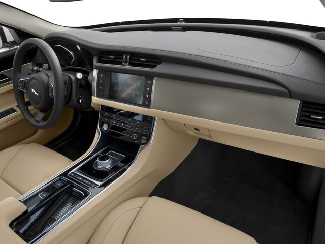 Used 2018 White Jaguar 35t Portfolio Ltd Edition image 16