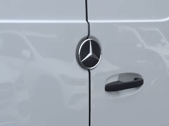 Used 2025 Arctic White Mercedes-Benz  image 11