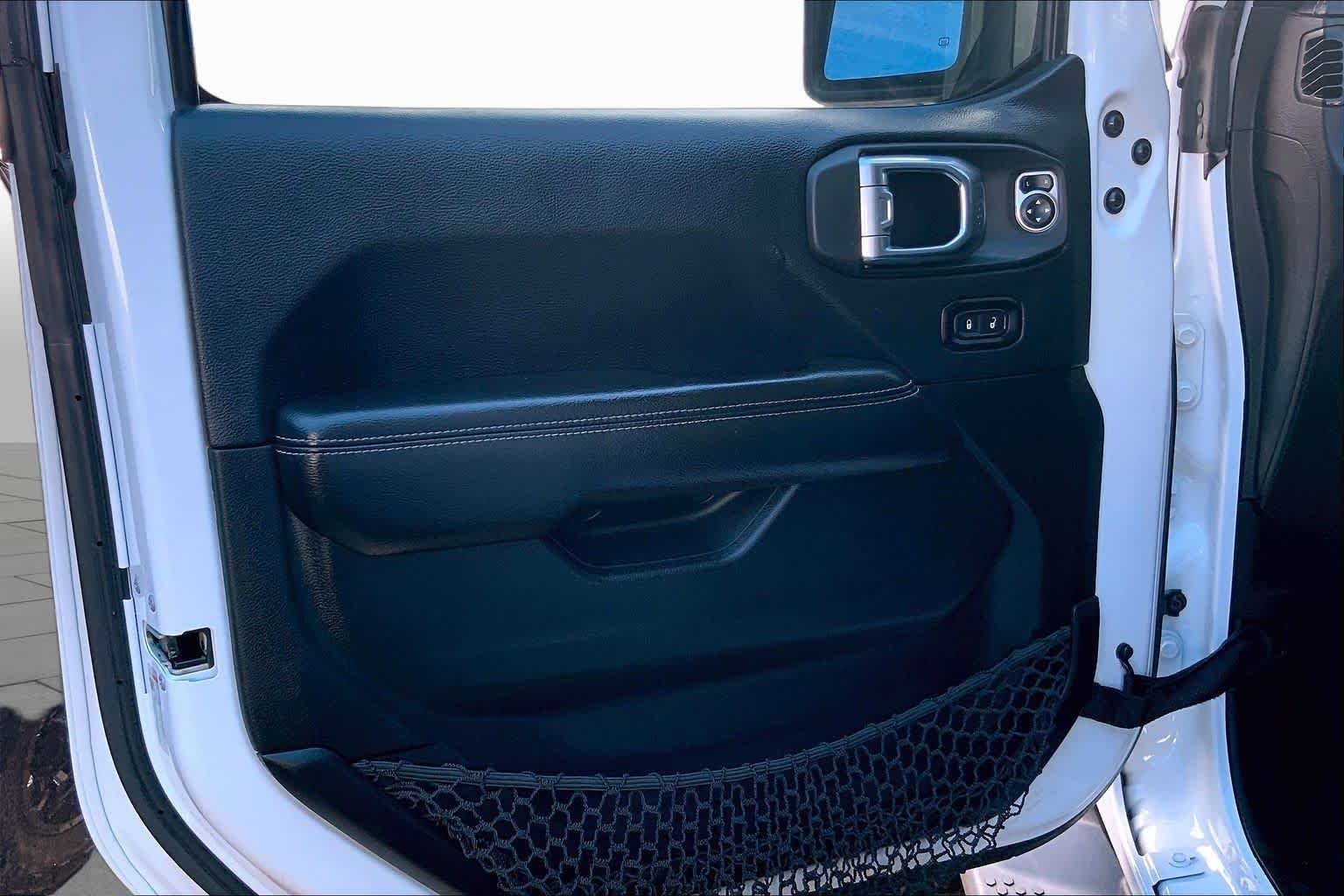 Used 2018 Bright White Clearcoat Jeep Sahara image 22