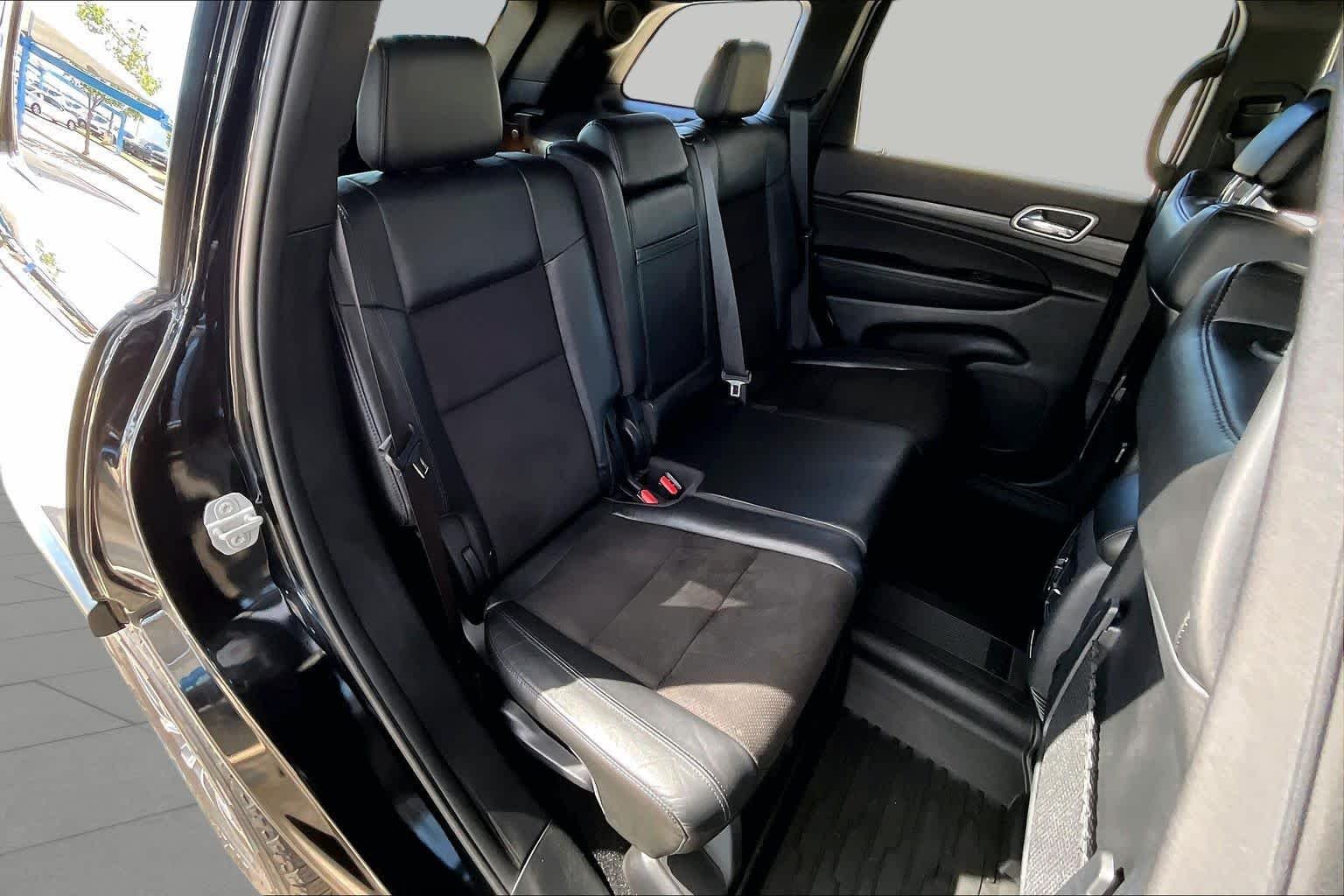 Used 2020 Diamond Black Crystal Pearlcoat Jeep North image 20