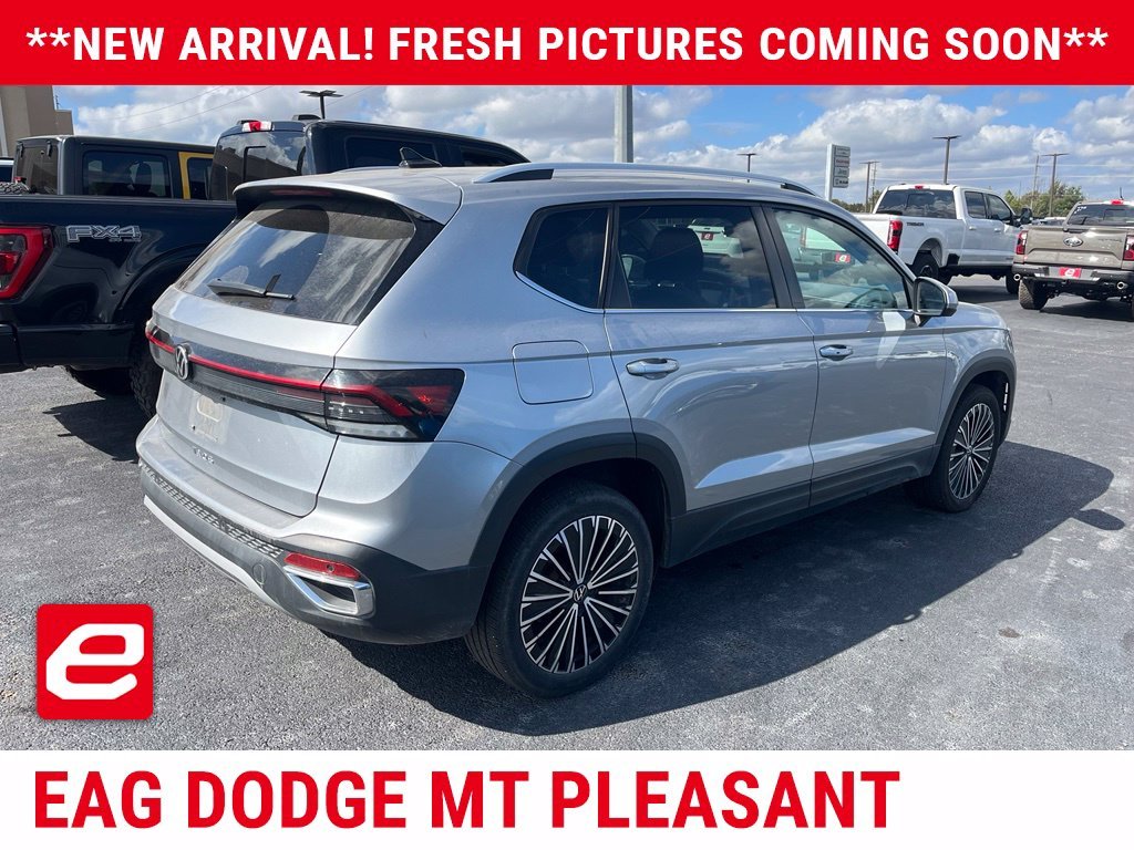 Used 2025  Volkswagen 1.5T SE image 4