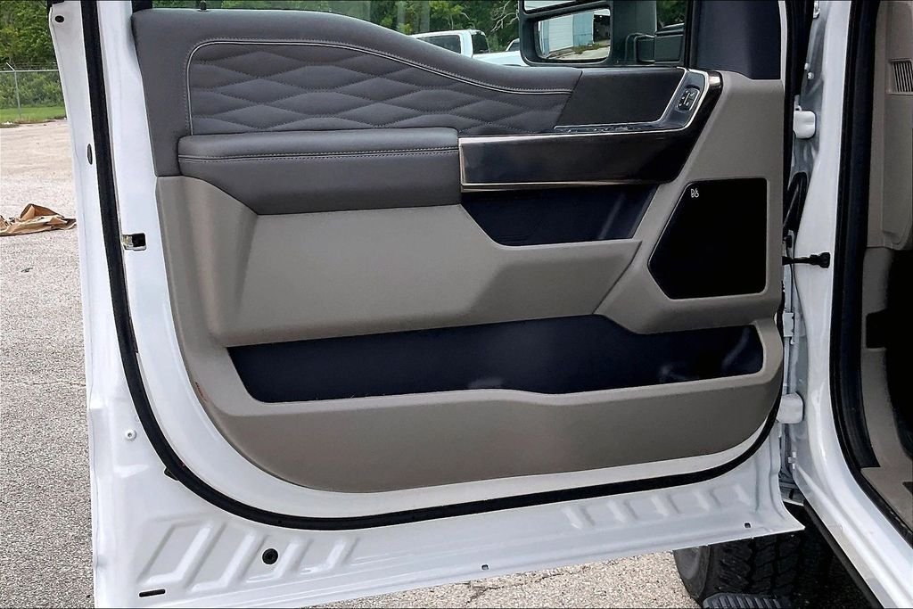 New 2026 Star White Metallic Tri-Coat Ford Platinum image 13