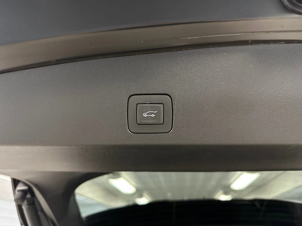 Used 2023 Ebony Twilight Metallic Buick Select image 25