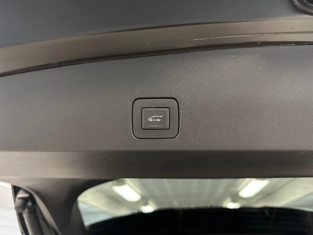 Certified Used 2023 Ebony Twilight Metallic Buick Select image 25