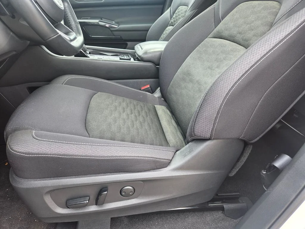 Certified Used 2024 White Nissan SV image 10