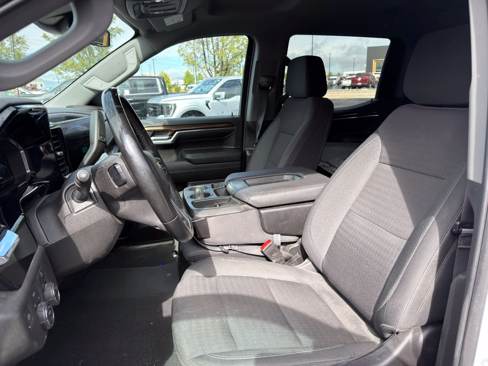 Used 2024 White Chevrolet LT image 7