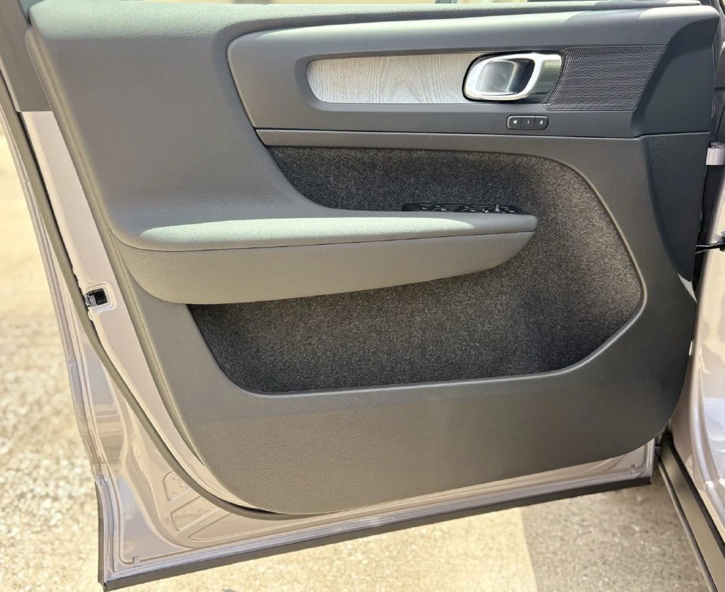 New 2026 Aurora Silver Volvo Core image 10
