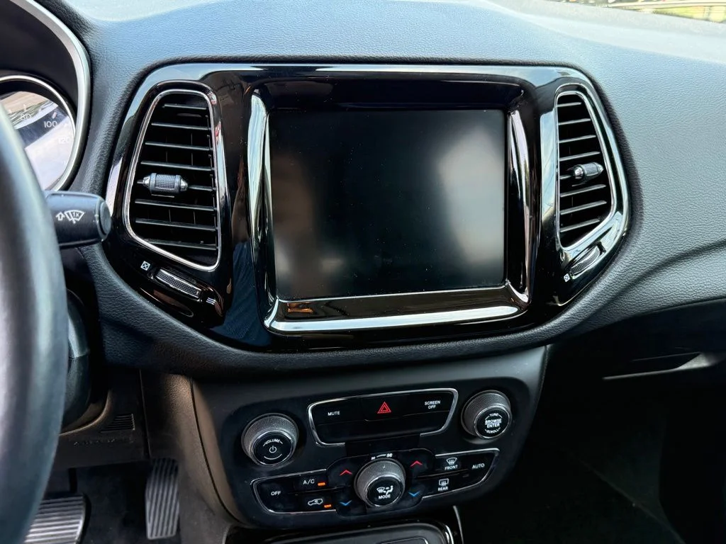 Used 2019 Red Jeep Limited image 19