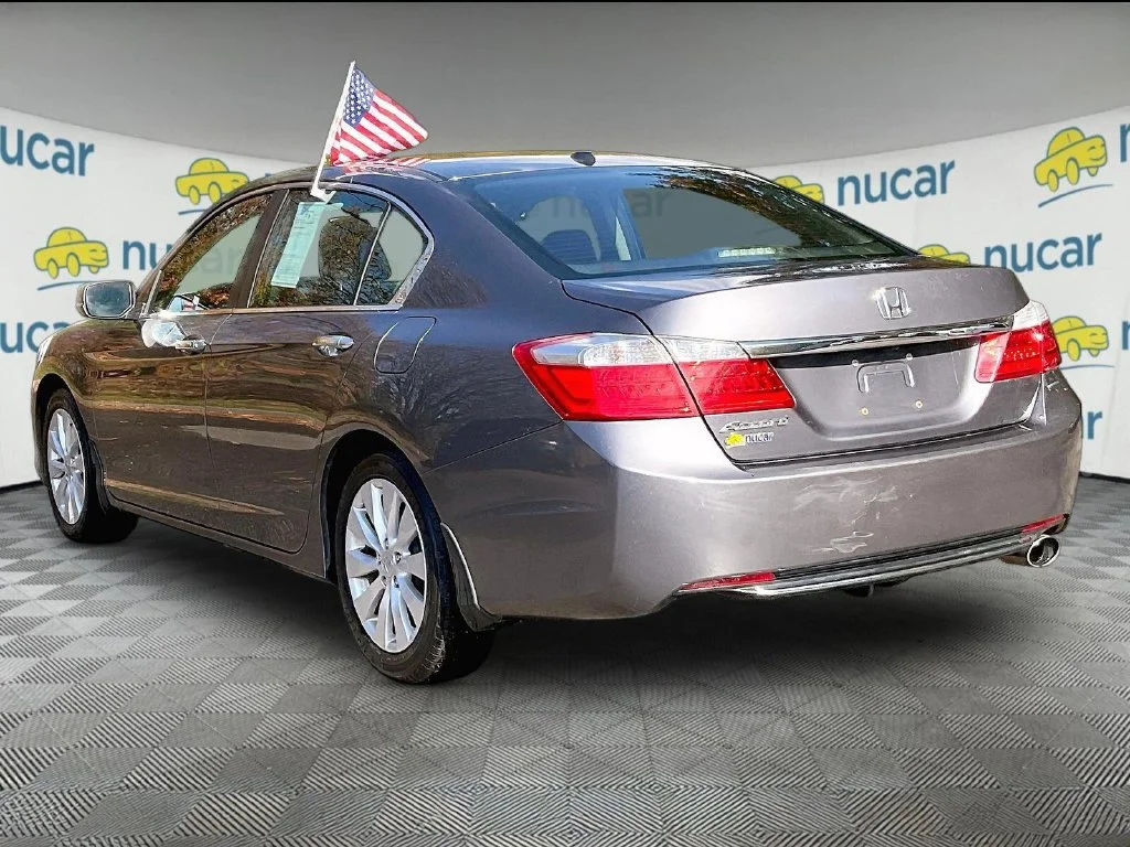 Used 2013 Gray Honda EX-L image 4
