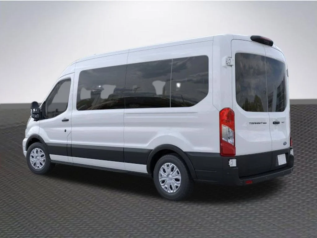New 2026 Oxford White Ford Passenger Van XLT image 4
