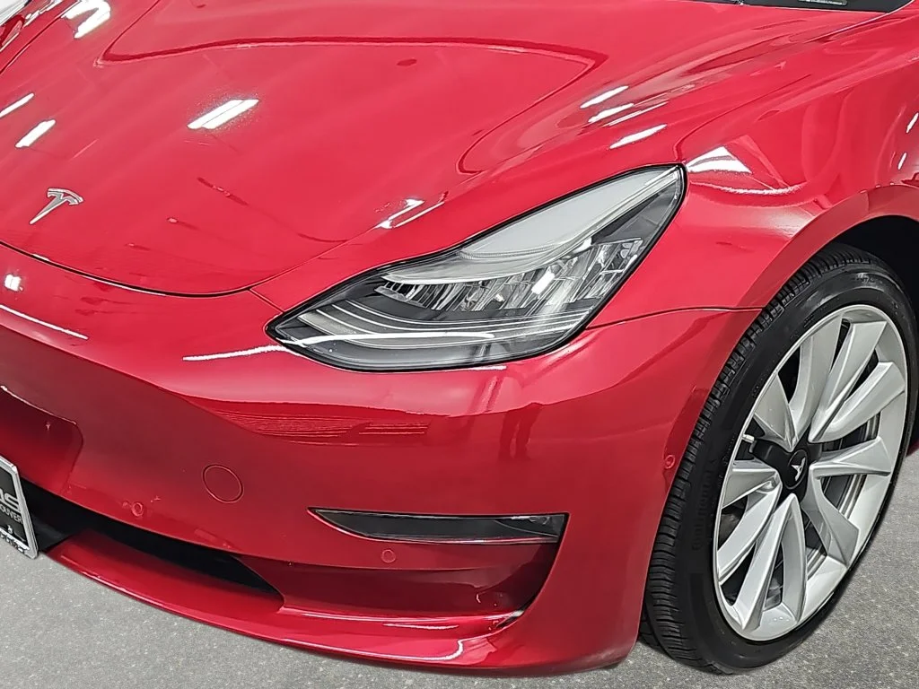 Used 2020  Tesla Long Range image 32