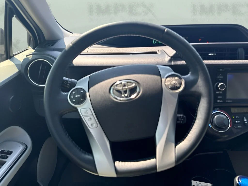 Used 2013 White Toyota Four image 9