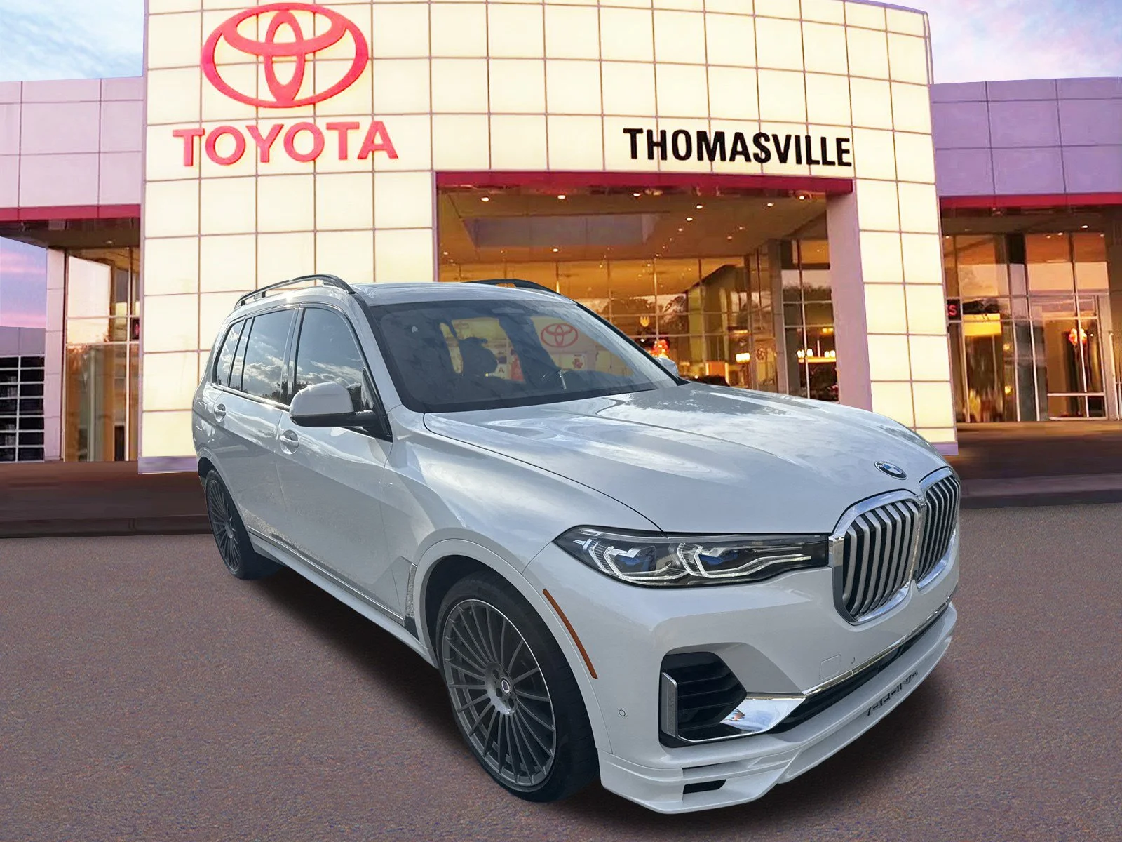Used 2022 Mineral White Metallic BMW ALPINA XB7 image 3