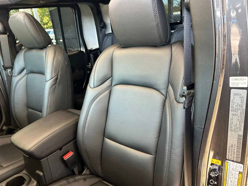 New 2026 Granite Crystal Metallic Clear-Coat Exterior Paint Jeep Sport image 19