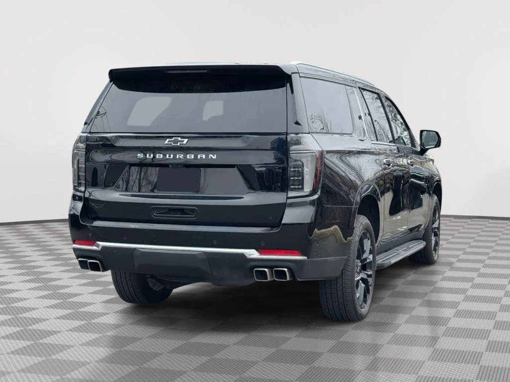 Used 2025 Black Chevrolet High Country image 3