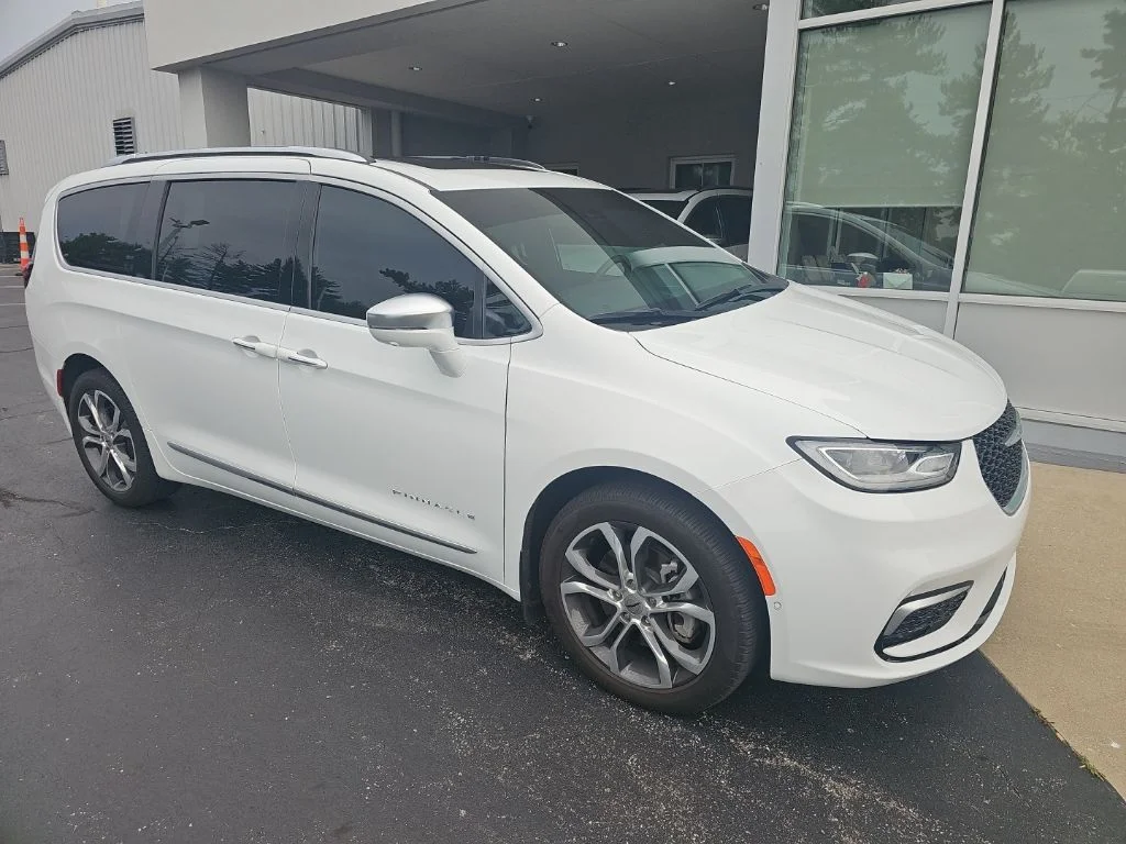 Certified Used 2024 White Chrysler Pinnacle image 3