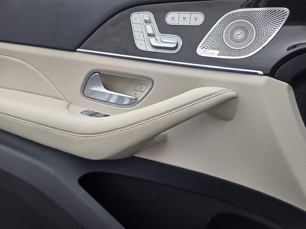 Used 2024 White Mercedes-Benz GLS 450 image 23