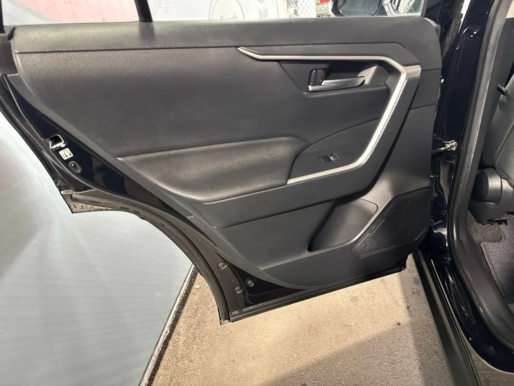 Used 2020 Black Toyota XLE image 25