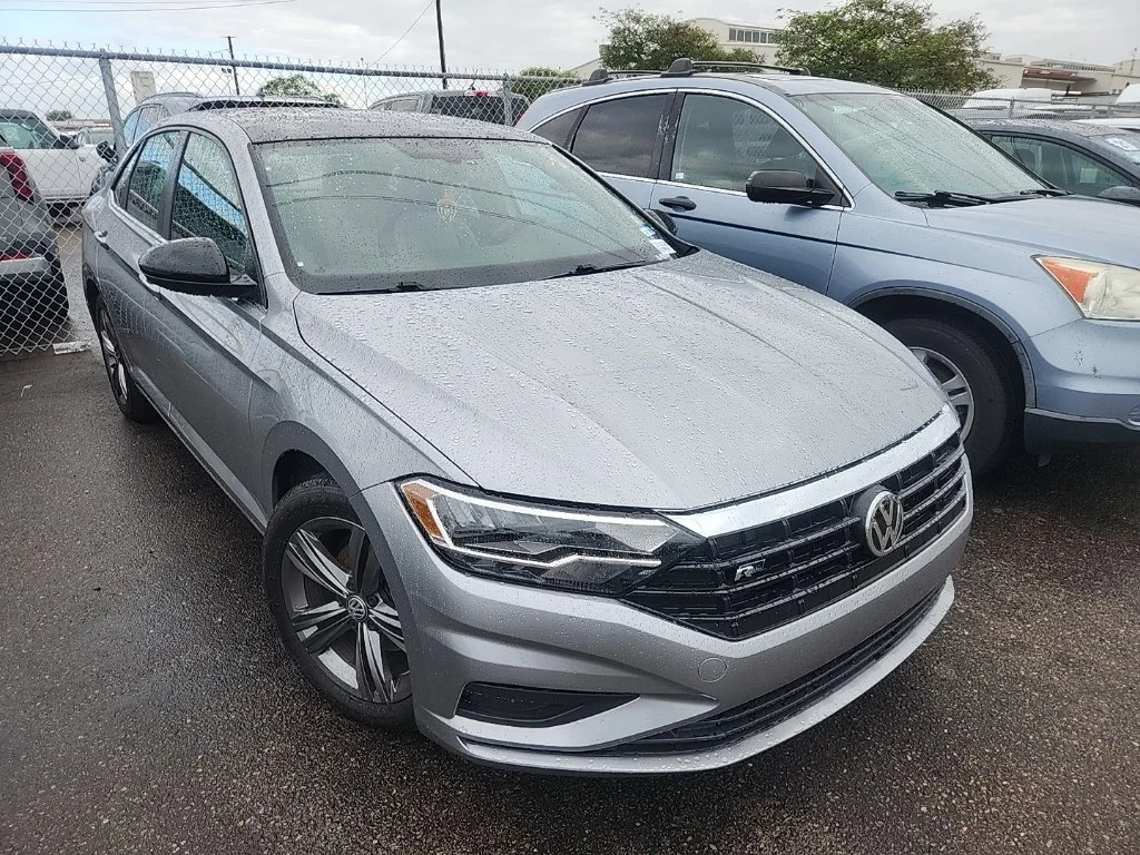 Used 2020 Silver Volkswagen 1.4T SE image 1