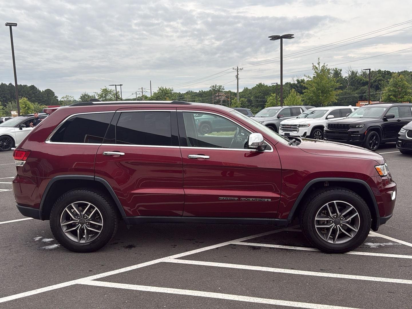 Used 2020 RED JEEP LIMI image 5