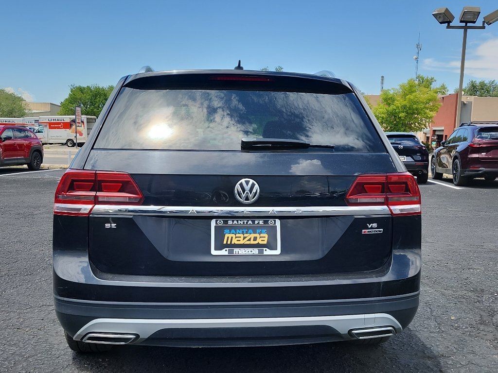 Used 2018 Deep Black Pearl Volkswagen 3.6L V6 SE image 7