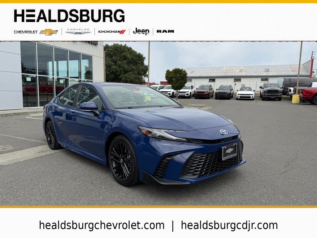 2025 Toyota Camry SE - Photo 8