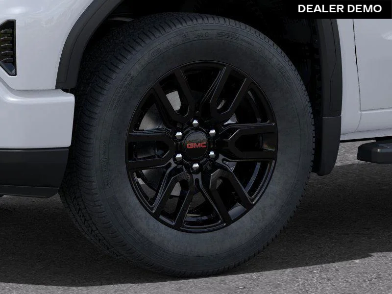 Used 2025  GMC Elevation image 9