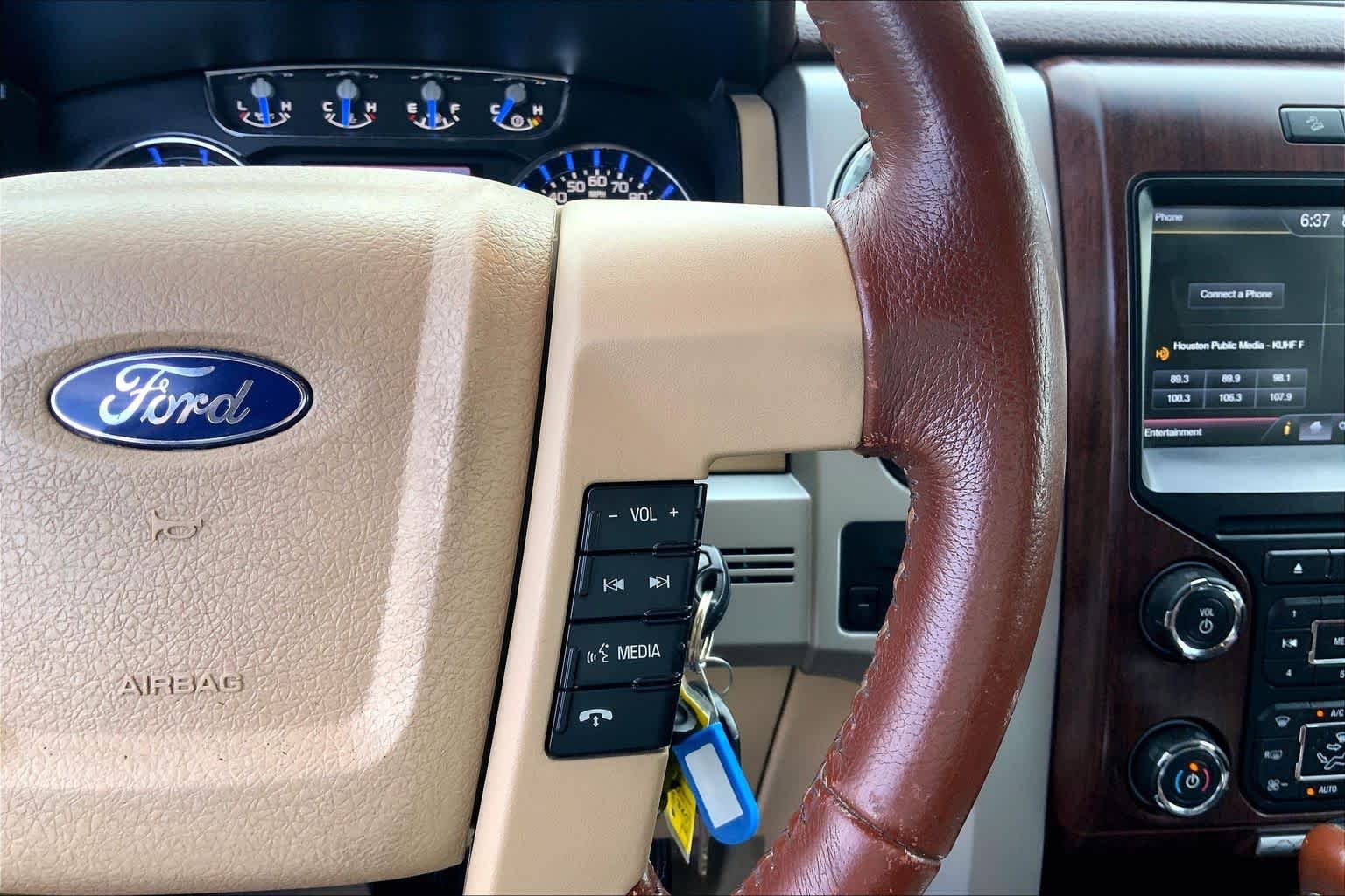 Used 2013 White Platinum Tri-Coat Metallic Ford King Ranch image 24