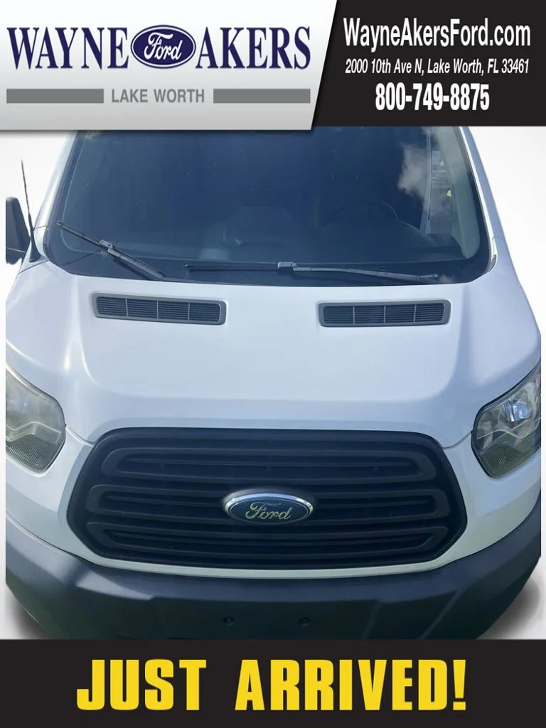 Used 2019 Oxford White Ford Base image 1