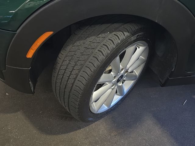Used 2019 Green MINI Signature image 31