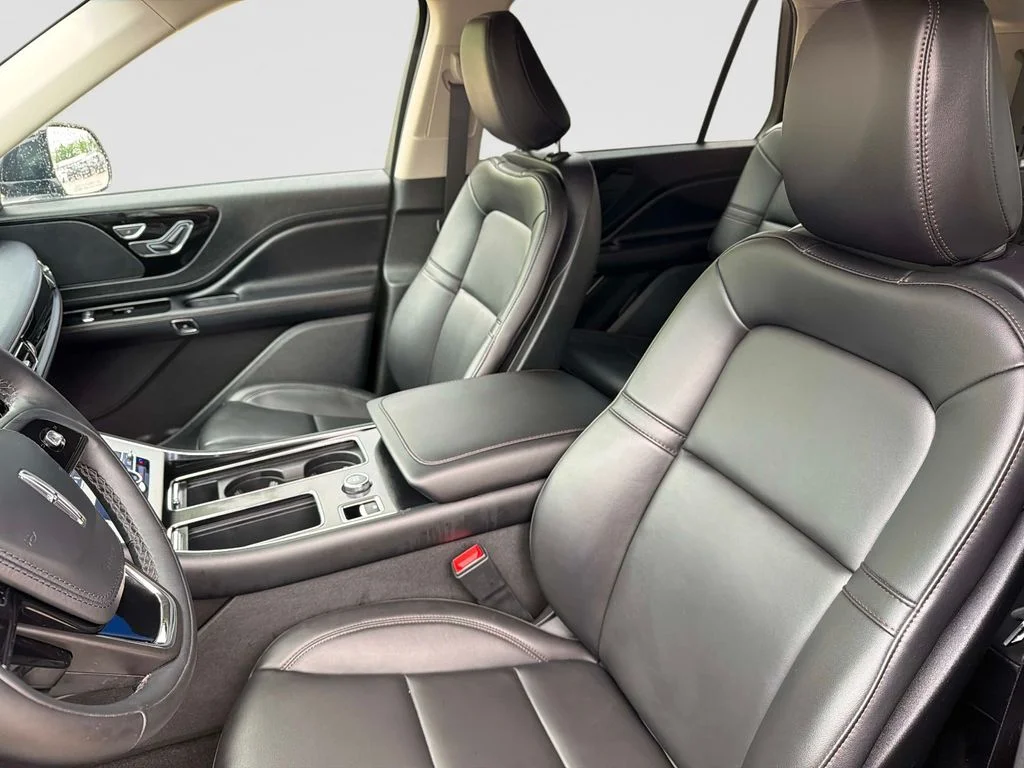 Used 2023 Metallic Lincoln Standard image 22