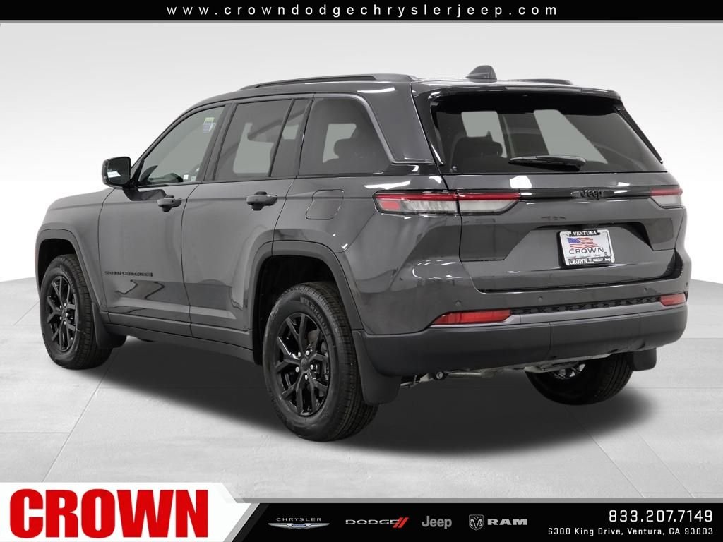 New 2026 Baltic Gray Metallic Clearcoat Jeep Altitude image 7