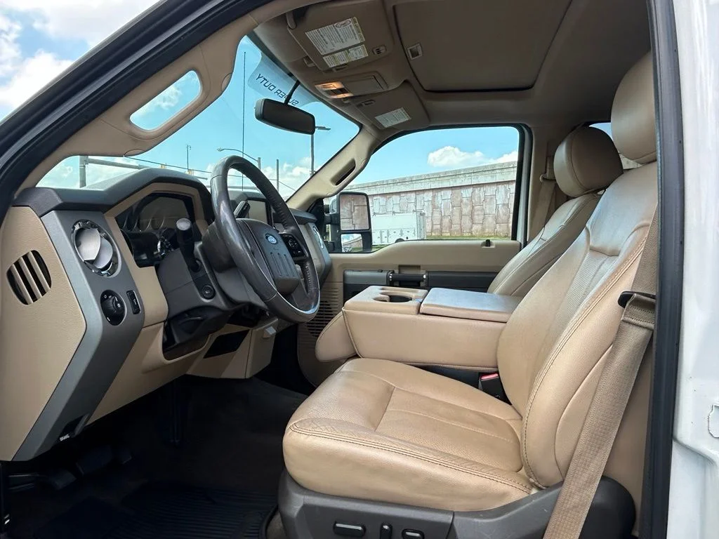 Used 2016 White Platinum Clearcoat Metallic Ford Lariat image 14