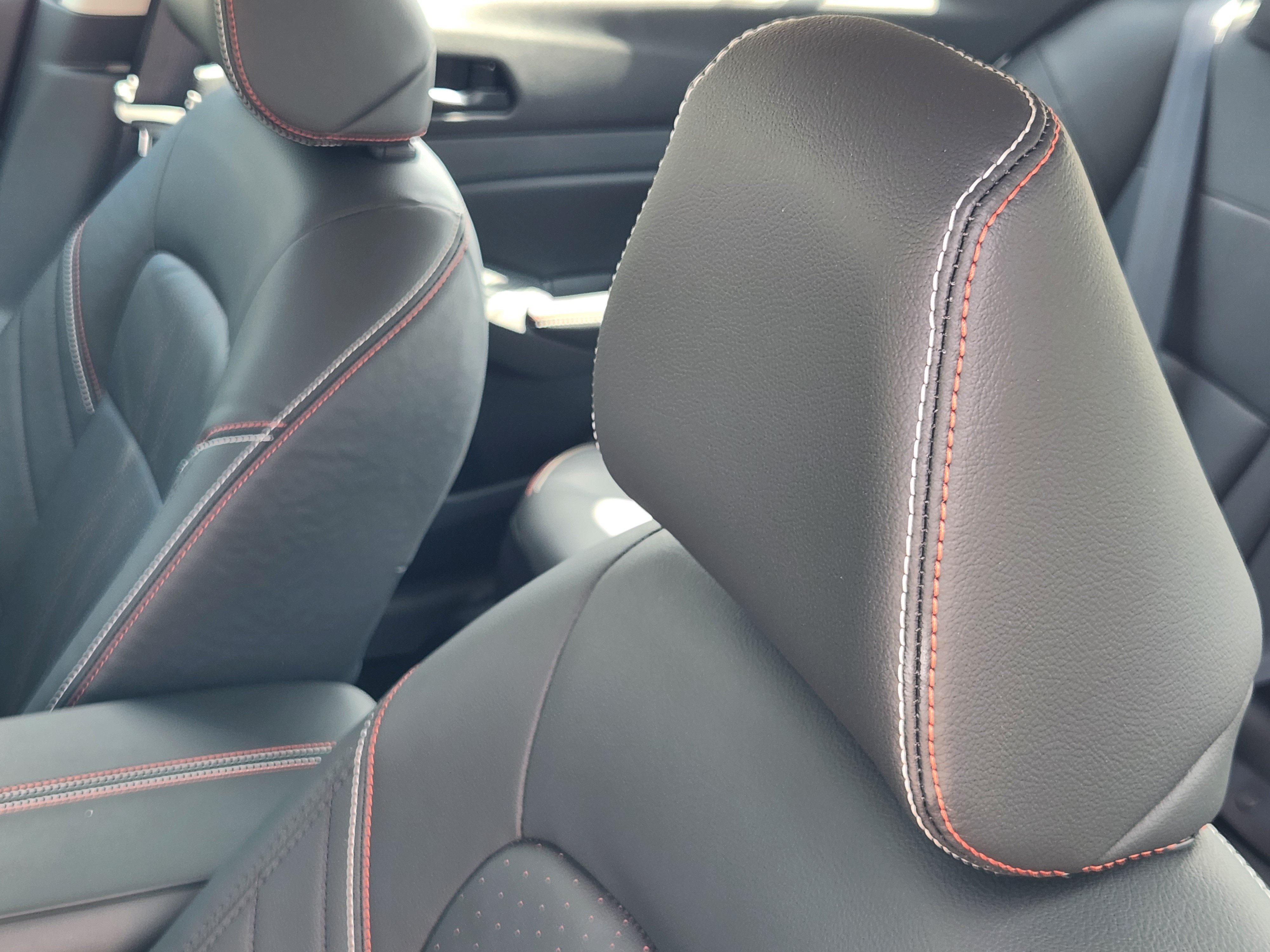 New 2026 Gray Sky Pearl / Super Black Two-tone Nissan SR image 15