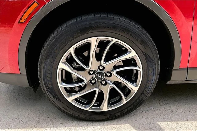 Used 2022 Red Lincoln Standard image 28