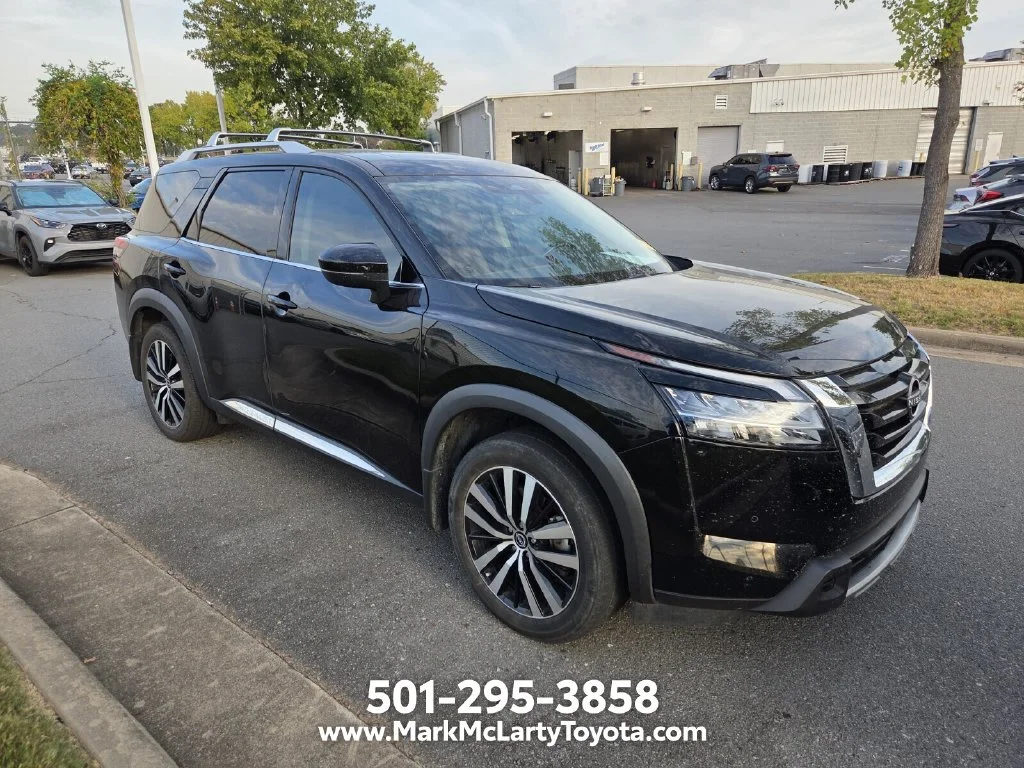Used 2023 Black Nissan Platinum image 2