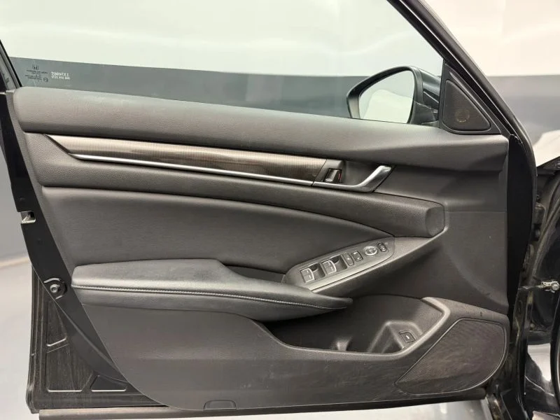 Used 2018 Black Honda Sport Sedan 4D image 9