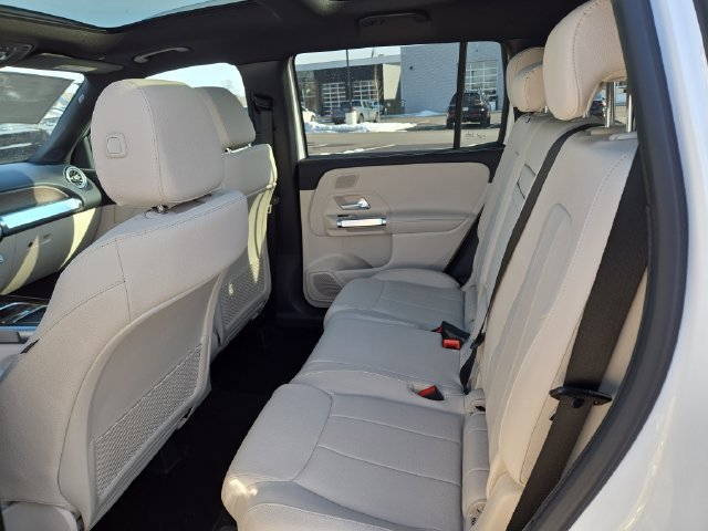 New 2026 Polar White Mercedes-Benz GLB250 image 29