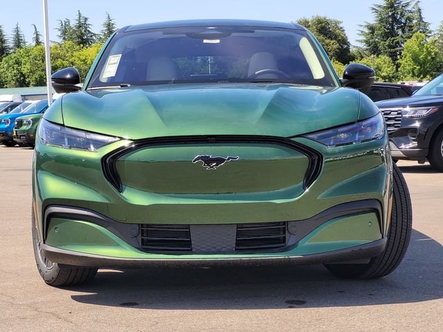 New 2026 Green Ford Premium image 3