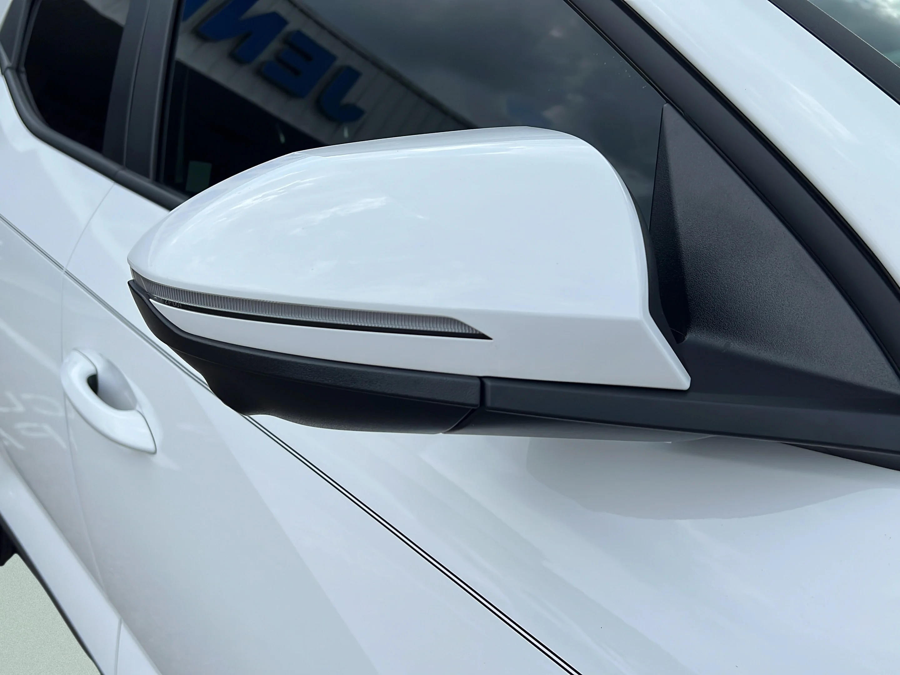 Used 2025 Atlas White Hyundai Limited image 28