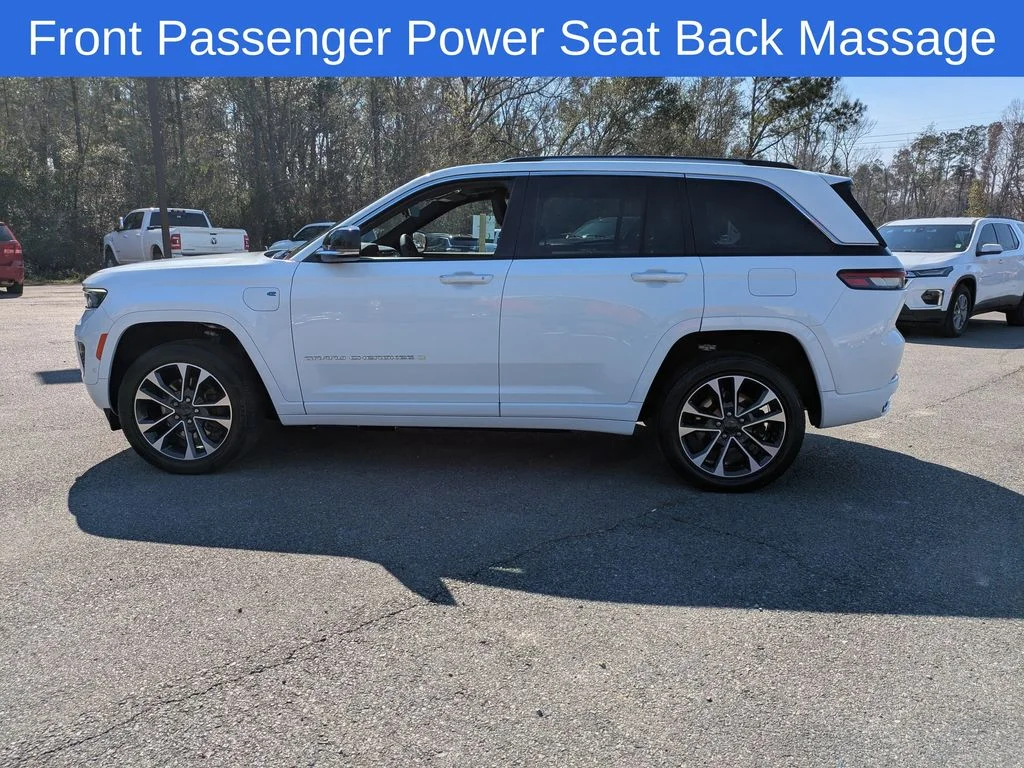Used 2022 White Jeep Overland 4xe image 7