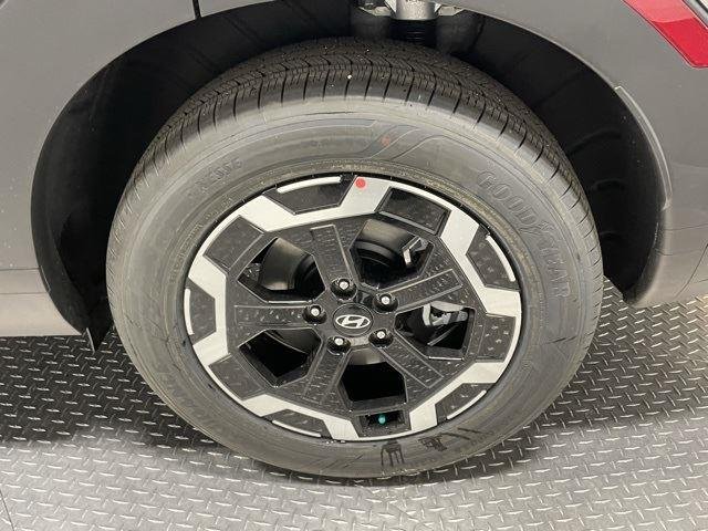 New 2025 Shimmering Silver Hyundai SEL AWD image 18