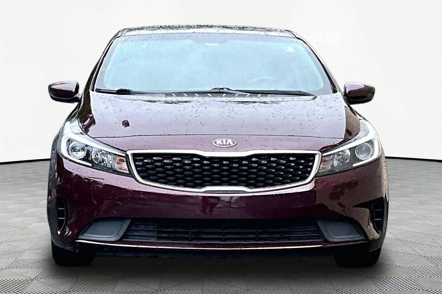 Used 2018 Garnet Red Kia LX image 3