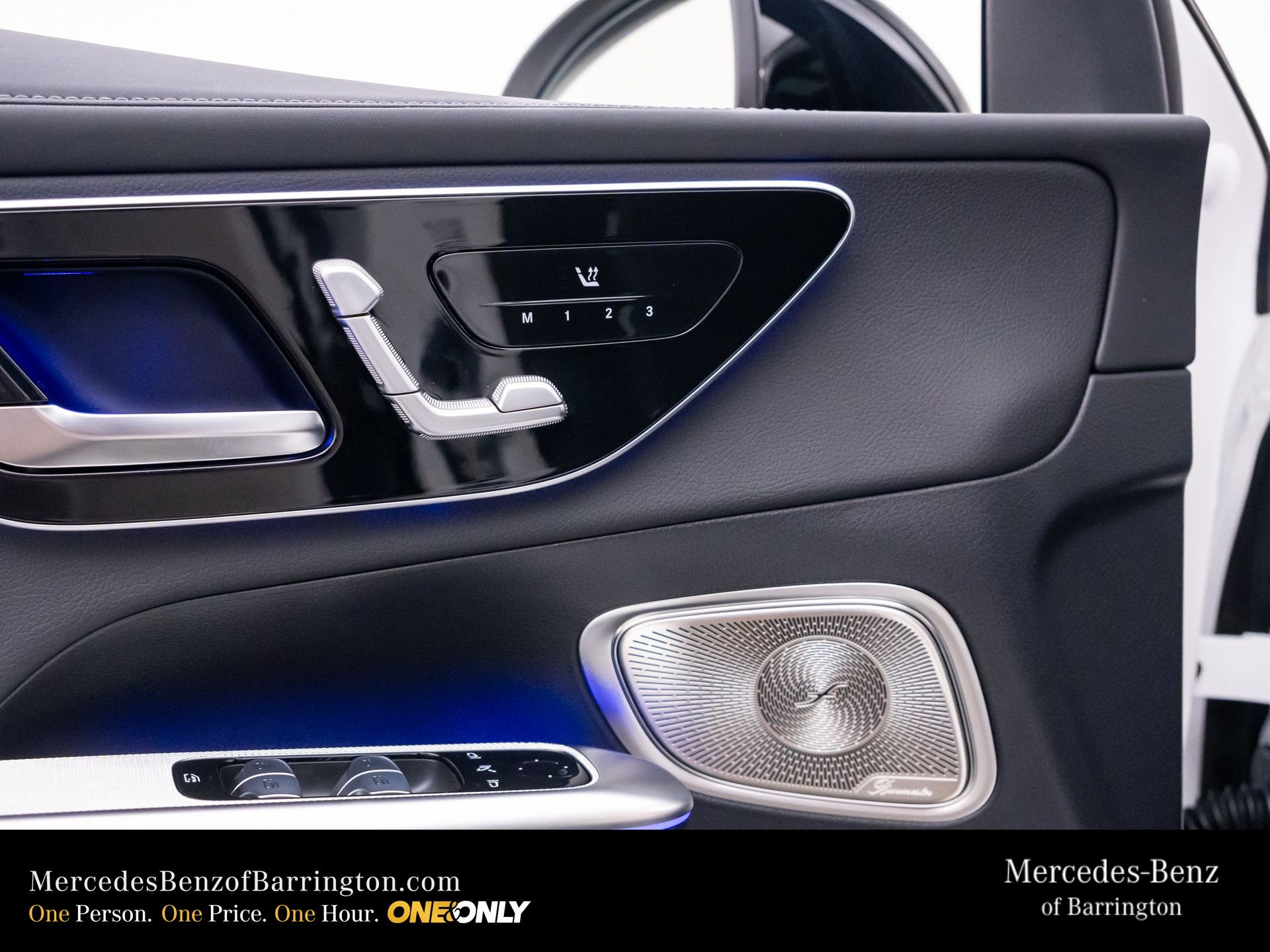 New 2026 Polar White Mercedes-Benz GLC 300 image 15