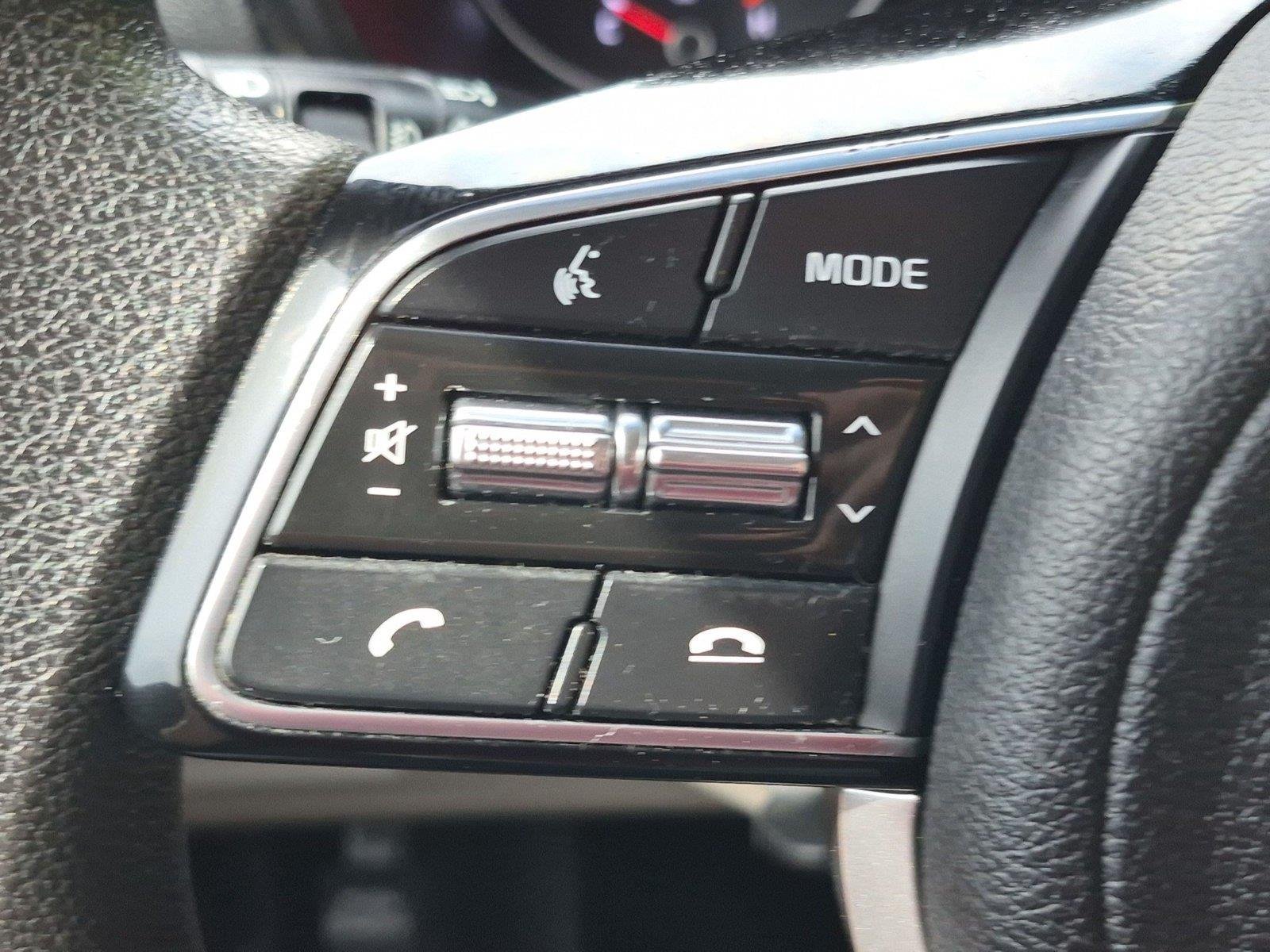 Used 2020 Clear White Kia LX image 20