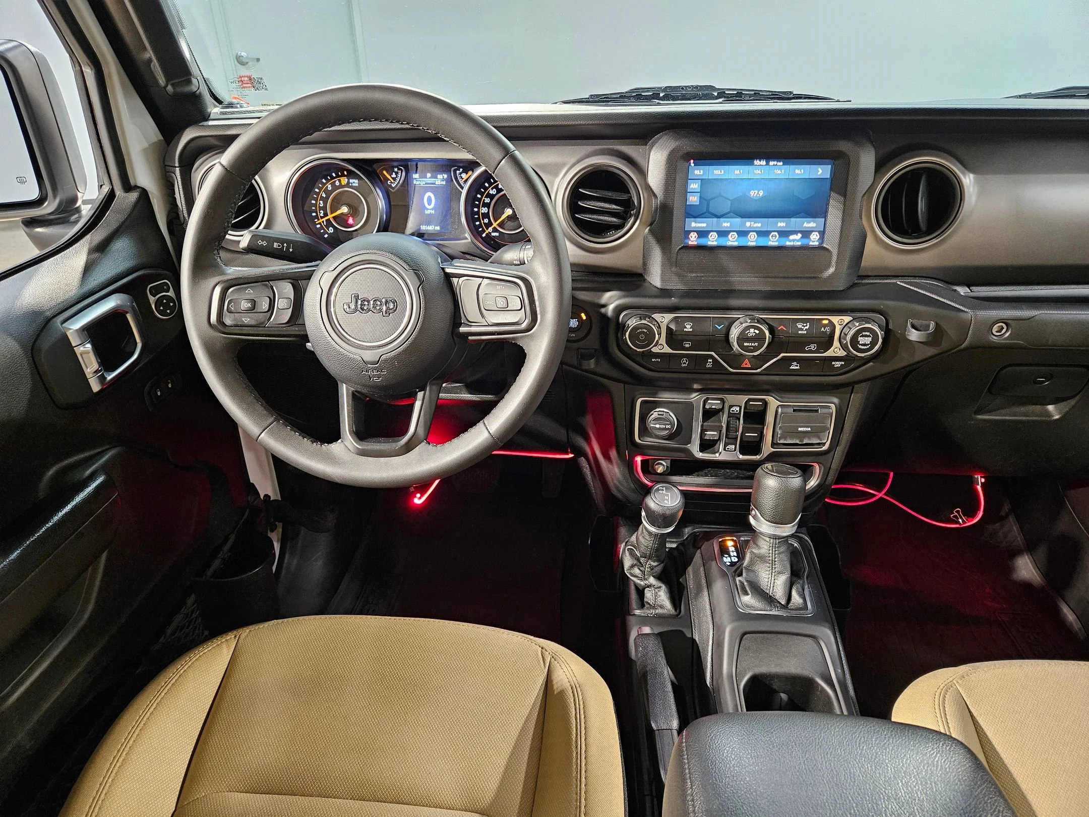 Used 2023 Bright White Clearcoat Jeep Sport S image 9