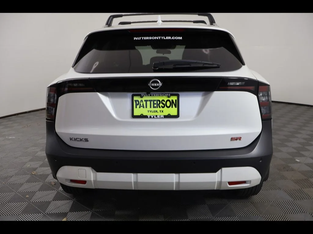 Used 2025 White Nissan SR image 5
