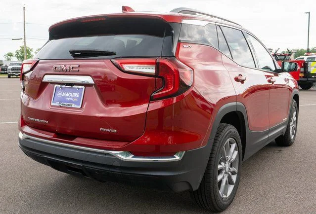Used 2022 Red GMC SLT image 6