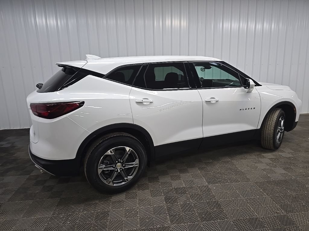 Used 2023 Summit White Chevrolet LT image 3