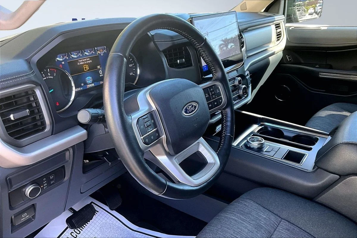 Used 2022  Ford XLT image 17